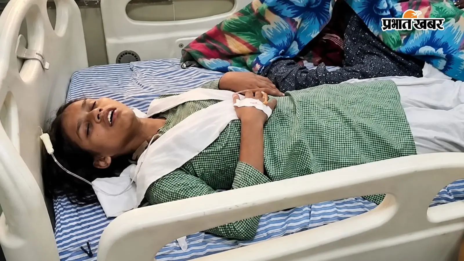 40 से ज्यादा छात्राएं अचानक बेहोश! देवरिया में तिरंगा यात्रा के बाद मची अफरातफरी