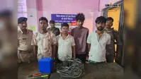 हाजीपुर में चोरी के सामान के साथ चार गिरफ्तार, खरीदार के घर से बैटरी बरामद, 50 मीटर तार भी बरामद