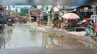 बेलदौर में सड़क बनी नाला, 15 अगस्त की प्रभात फेरी से पहले प्रशासन पर उठे सवाल