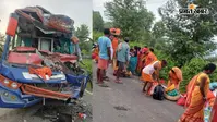 देवघर से नेपाल जा रही कांवरियों से भरी बस ट्रक से टकराई, 3 लोगों के मौत की सूचना