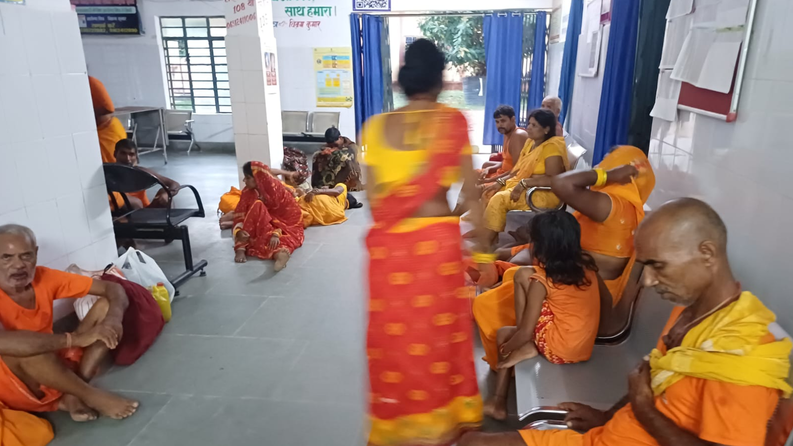 इलाज के लिए अस्पताल पहुंचे घायल कांवरिया
