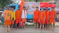 'बोल बम' के जयकारों से गूंजा रोलबाग, देवघर में बाबा बैद्यनाथ पर जलाभिषेक के लिए रवाना हुआ कांवरियों का जत्था
