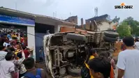 पलामू में बालू लदा हाइवा पलटा, एक युवक की मौत सवा घंटे बाद निकला गया शव