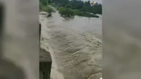 उफान पर वैतरणी नदी, दर्जनों गांवों और घरों में घुसा पानी, जनजीवन अस्त-व्यस्त