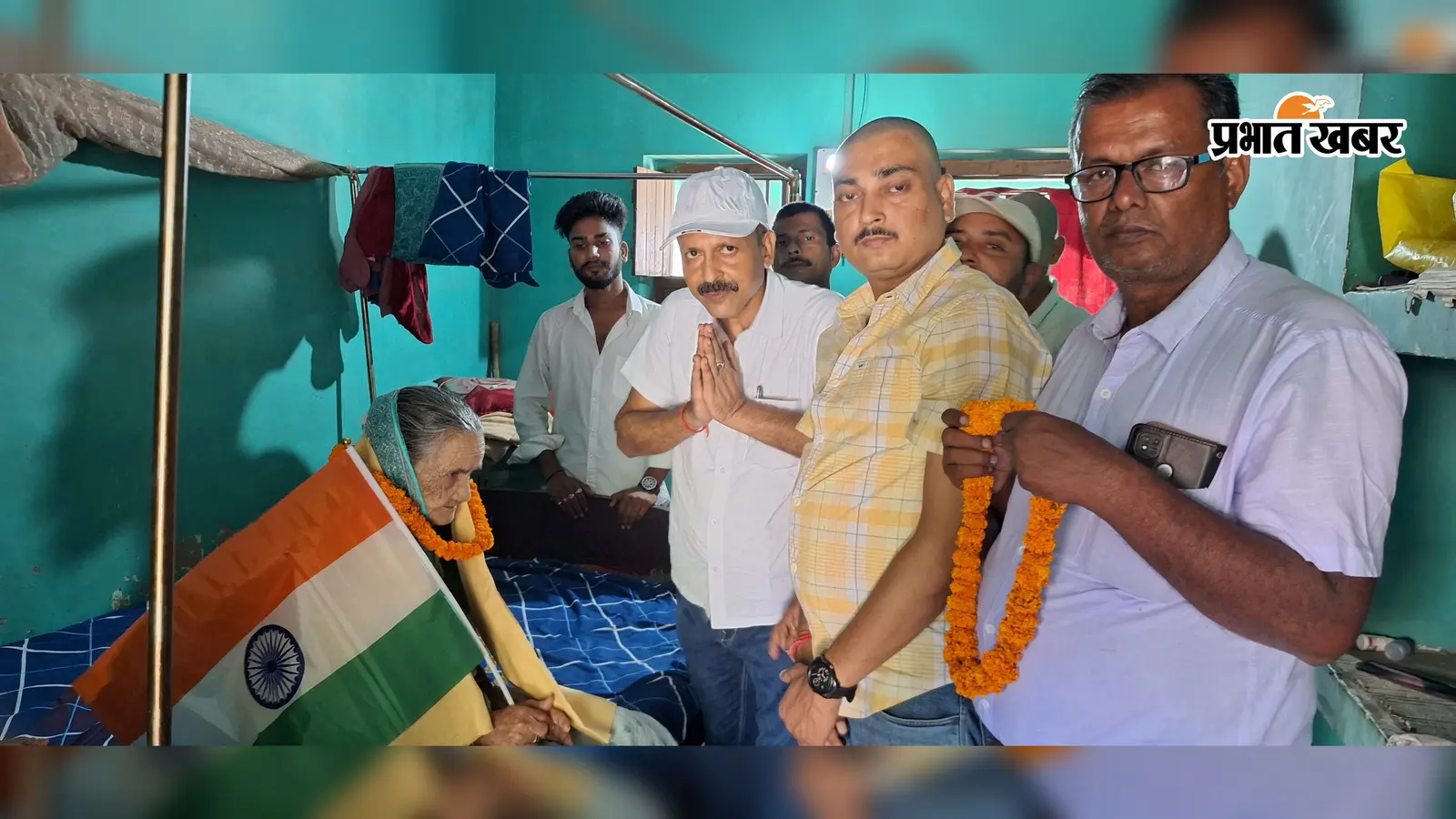 स्वतंत्रता दिवस से पहले स्वतंत्रता सेनानी की पत्नी माधुरी देवी सम्मानित