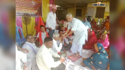 हसनपुरा में खेग्रामस कार्यकर्ताओं का अनशन खत्म, पूर्व विधायक ने जूस पिलाया