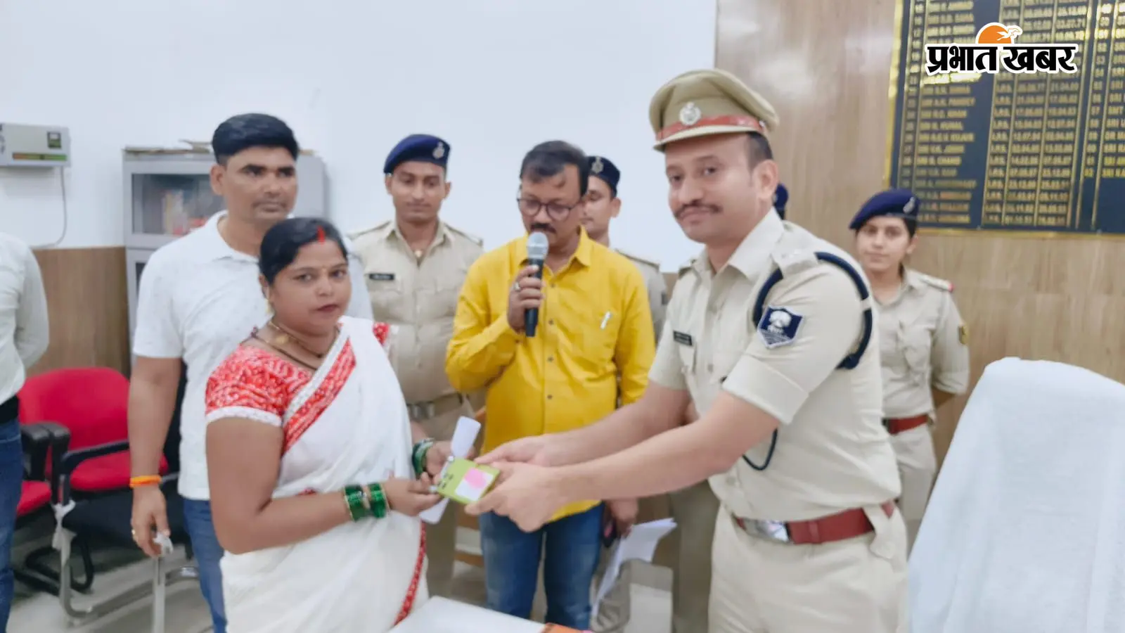 पटना एसयूआई ने चोरी हुए 180 मोबाइल किया बरामद, एसएसपी ने असली मालिकों को सौंपे
