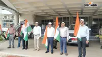 तिरंगा फहराने से पहले जान लें ये जरूरी नियम! गुमला में DC ने दी अहम जानकारी, बांटे राष्ट्रीय ध्वज