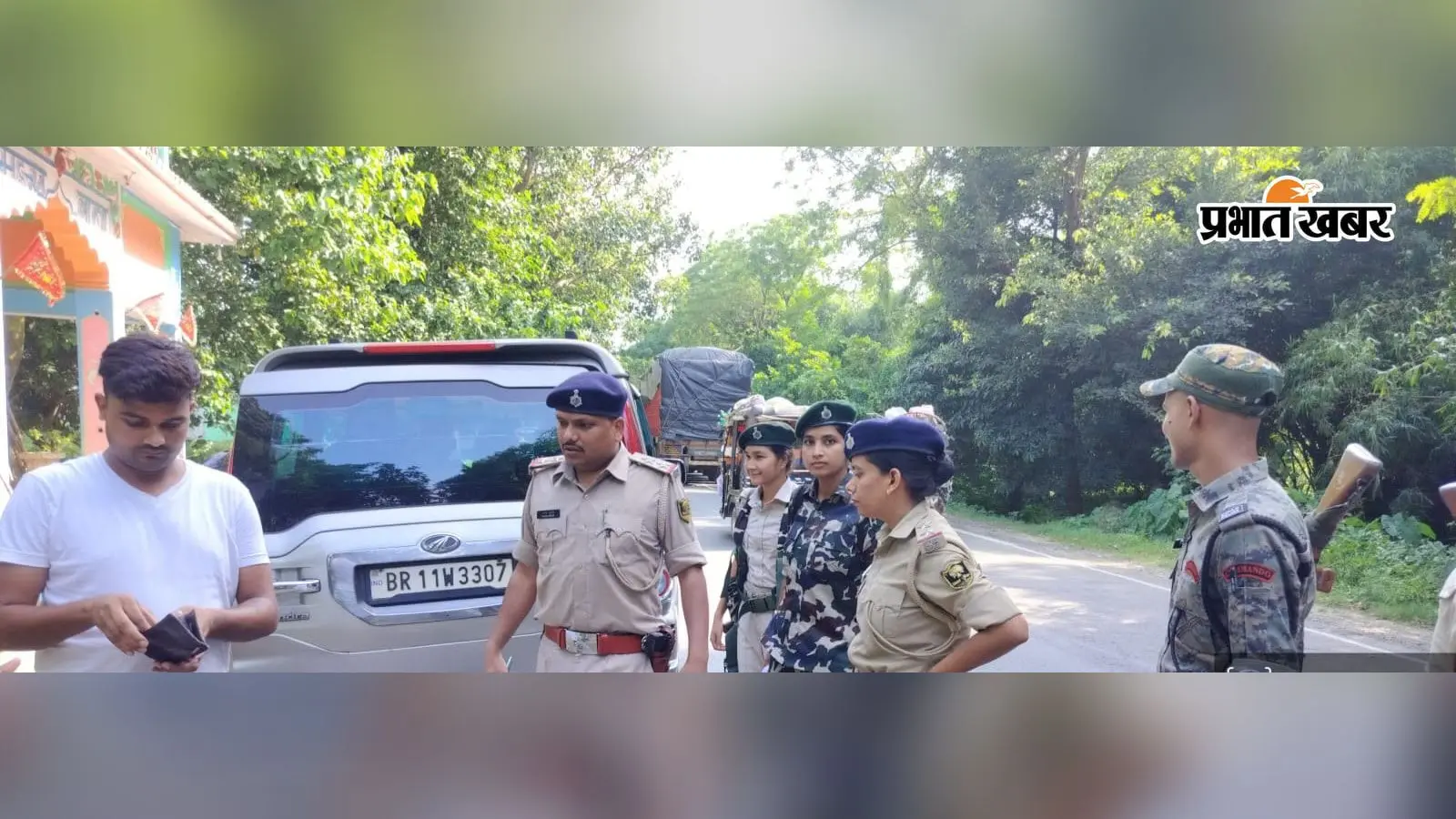 कुरसेला में पुलिस का वाहन जांच अभियान, नियम तोड़ने वालों से 25 हजार रुपये जुर्माना