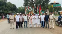 भारत माता की जय’ के नारों से गूंजा कोलेबिरा, सैकड़ों स्कूली बच्चों ने निकाली भव्य प्रभात फेरी