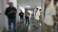 रात में अचानक सदर अस्पताल पहुंचे डीएम, डॉक्टरों की लापरवाही पर वेतन रोकने का निर्देश