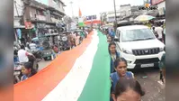 कोडरमा में विशाल तिरंगे के साथ निकली भव्य यात्रा, छात्र-छात्राओं ने दिया राष्ट्रीय एकता और अखंडता का संदेश