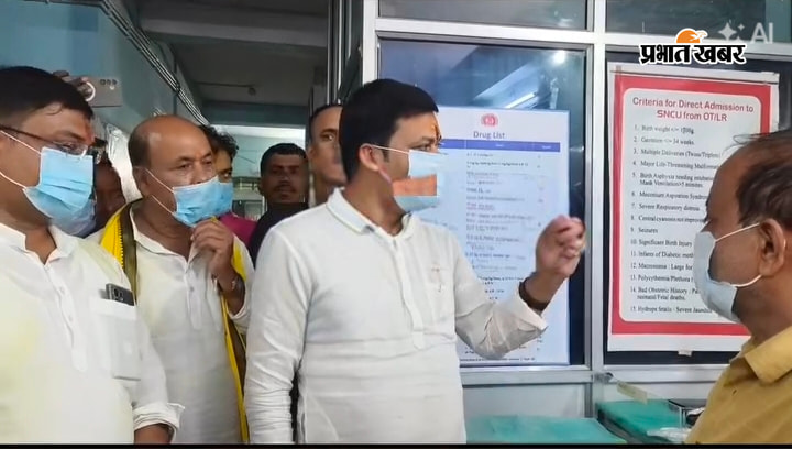 फोटो सदर अस्पताल का औचक निरीक्षण करते प्रभारी मंत्री | Prabhat Khabar Network