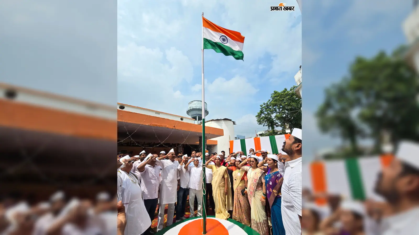 हाजीपुर नगर परिषद कार्यालय में सभापति डॉ. संगीता कुमारी ने फहराया तिरंगा, स्कूली बच्चियों को किया सम्मानित
