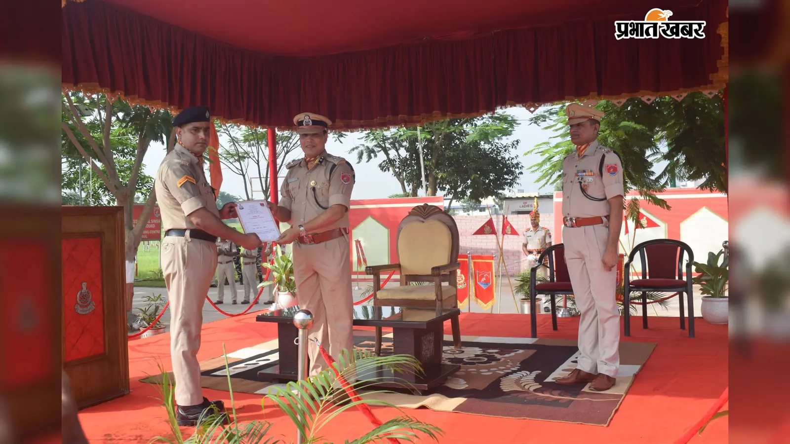 एसएसबी सुपौल में 80वें स्वतंत्रता दिवस पर शान से लहराया तिरंगा: RTC में DIG विजय सिंह ने दिलाई राष्ट्रसेवा और कर्तव्यनिष्ठा की शपथ