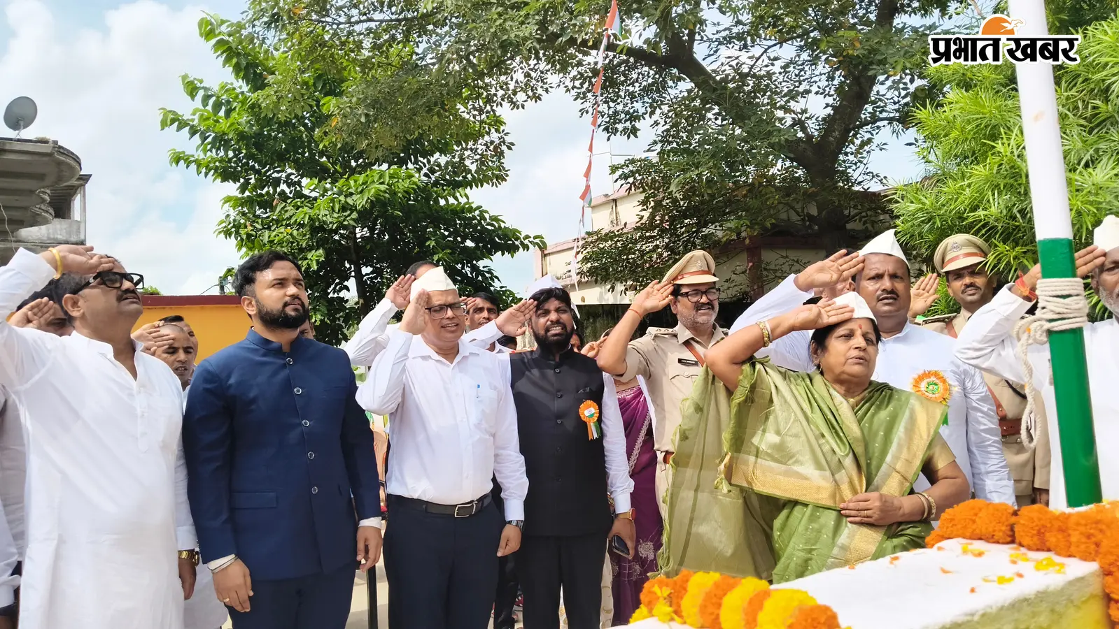 बारसोई नगर पंचायत में धूमधाम से मना स्वतंत्रता दिवस: मुख्य पार्षद विमला देवी ने किया ध्वजारोहण, स्वच्छता और विकास का लिया संकल्प