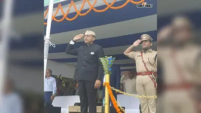बांका में 80वें स्वतंत्रता दिवस पर शान से लहराया तिरंगा: RMK मैदान में DM अंशुल अग्रवाल ने किया ध्वजारोहण, गिनाईं जिले की ऐतिहासिक उपलब्धियां