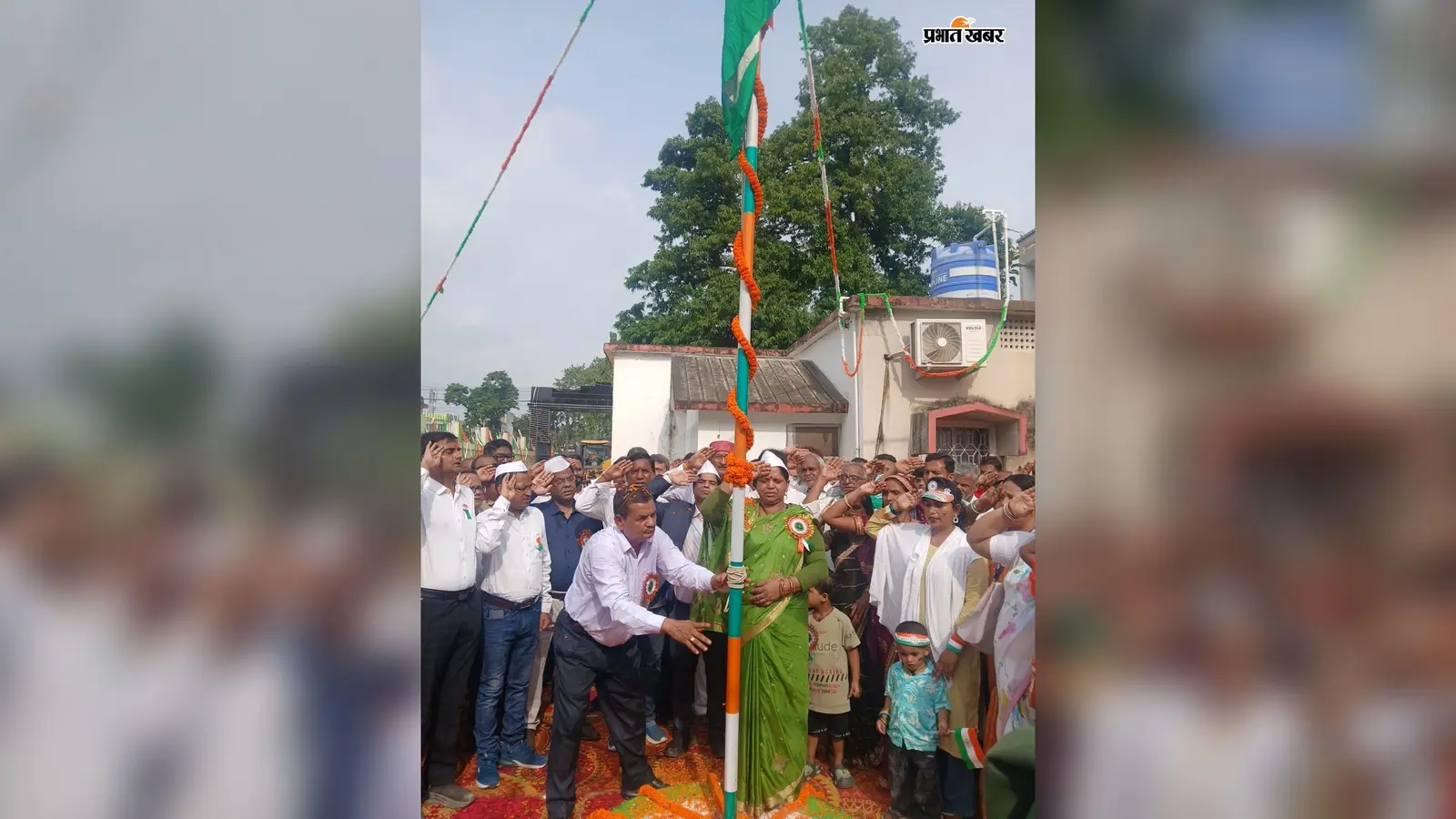 सुलतानगंज में शान से लहराया तिरंगा: अजगैवीनाथ धाम से लेकर प्रखंड मुख्यालय तक मना स्वतंत्रता दिवस, प्रमुख गूंजा देवी ने किया ध्वजारोहण