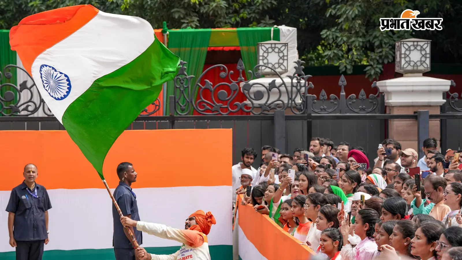 Video : 80वां स्वतंत्रता दिवस: इजरायल से सिंगापुर तक भारत को शुभकामनाएं, फ्रांस ने अनोखे अंदाज में किया विश