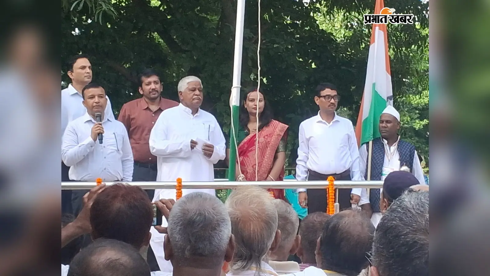 तिरंगे की शान में सराबोर रहा लौरिया, आन-बान और शान से मना 80वां स्वतंत्रता दिवस