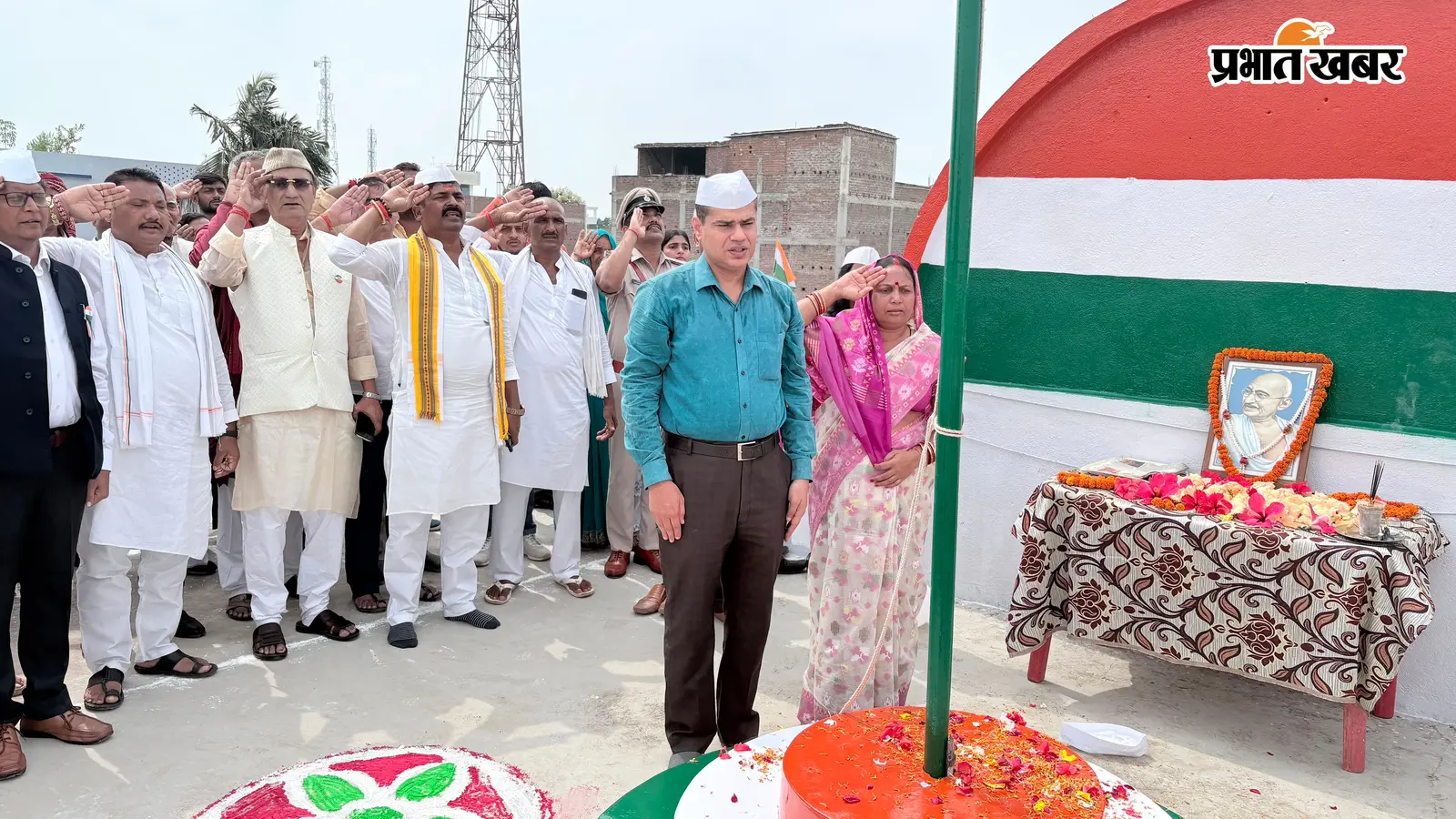 बड़हिया में 80वें स्वतंत्रता दिवस की धूम: प्रखंड कार्यालय से लेकर नवोदय विद्यालय तक शान से लहराया तिरंगा, मनमोहक झांकियों ने बांधा समां