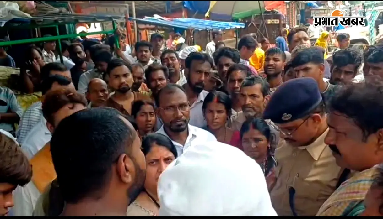 नवादा में घर में घुसकर 60 वर्षीय महिला की हत्या, हाथ-पैर बांधकर वारदात को दिया अंजाम; विरोध में सड़क पर उतरे लोग