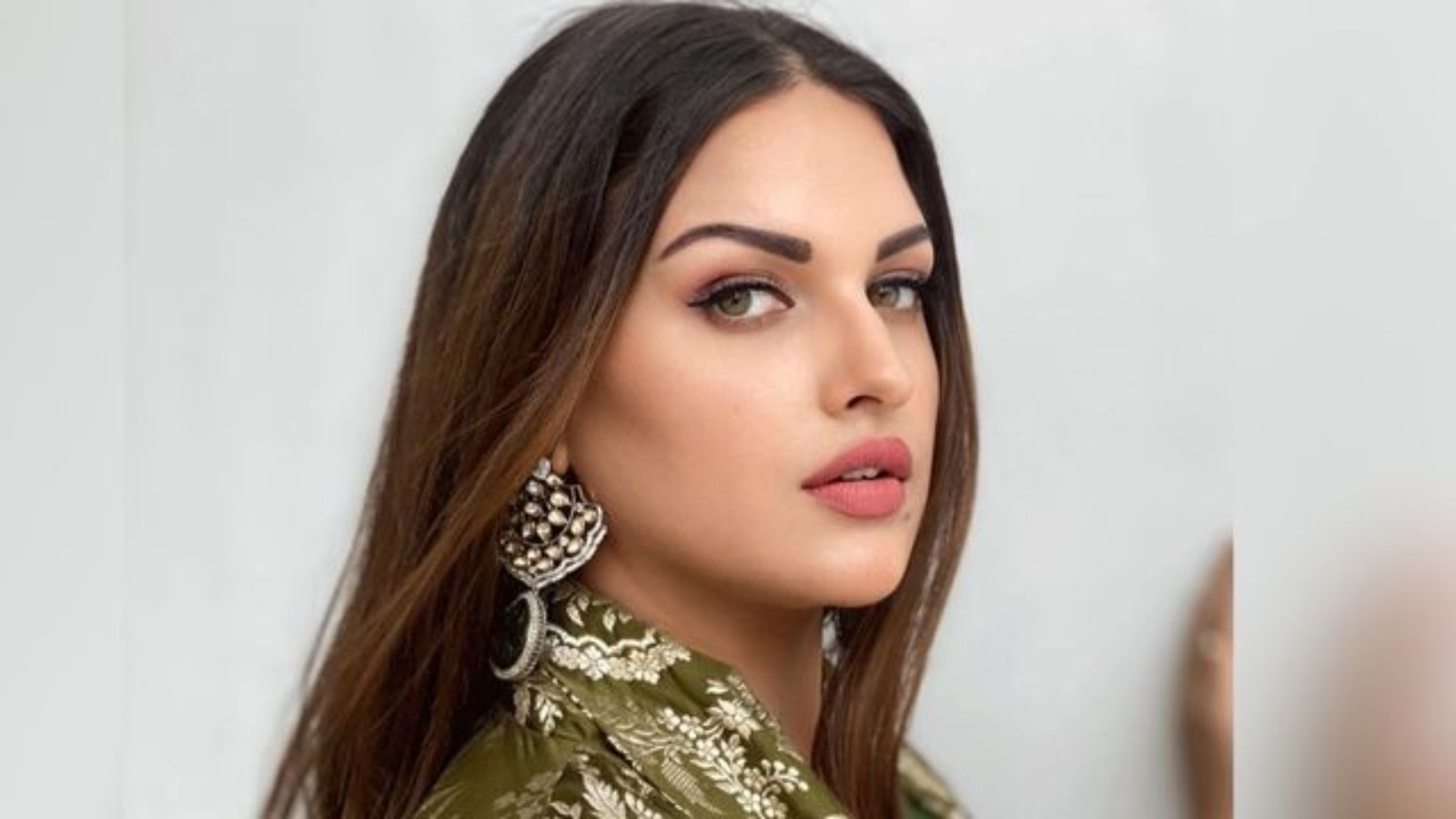 Himanshi Khurana.jpg