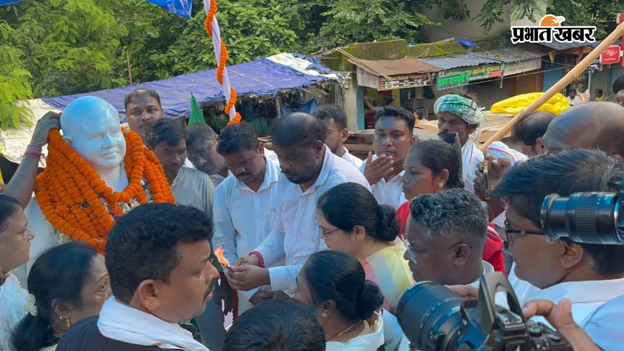 यहां जानें आखिर क्यों इस पूर्व मंत्री की प्रतिमा का अनावरण होते ही लोगों की आंखें हो गईं नम