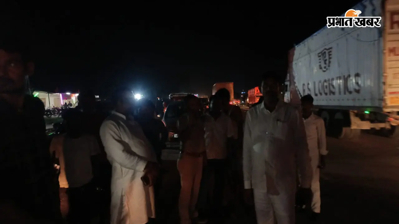 एनएच-19 पर भीषण हादसा, टोटो सवार युवक की मौत; सहोदर भाई गंभीर घायल
