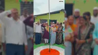 भूतपूर्व सैनिक की पत्नी ने किया ध्वजारोहण, गोगरी की ग्राम कचहरी में गूंजा देशभक्ति का संदेश
