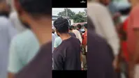 करैत के डंसने से छह वर्षीय बच्चे की मौत, ग्रामीणों ने सड़क जाम की