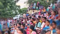 काठीकुंड में फुटबॉल प्रतियोगिता का रोमांच चरम पर : पेनाल्टी में दादा भाई 6-7 दुमका ने मारी बाजी, जीता 50 हजार का खिताब
