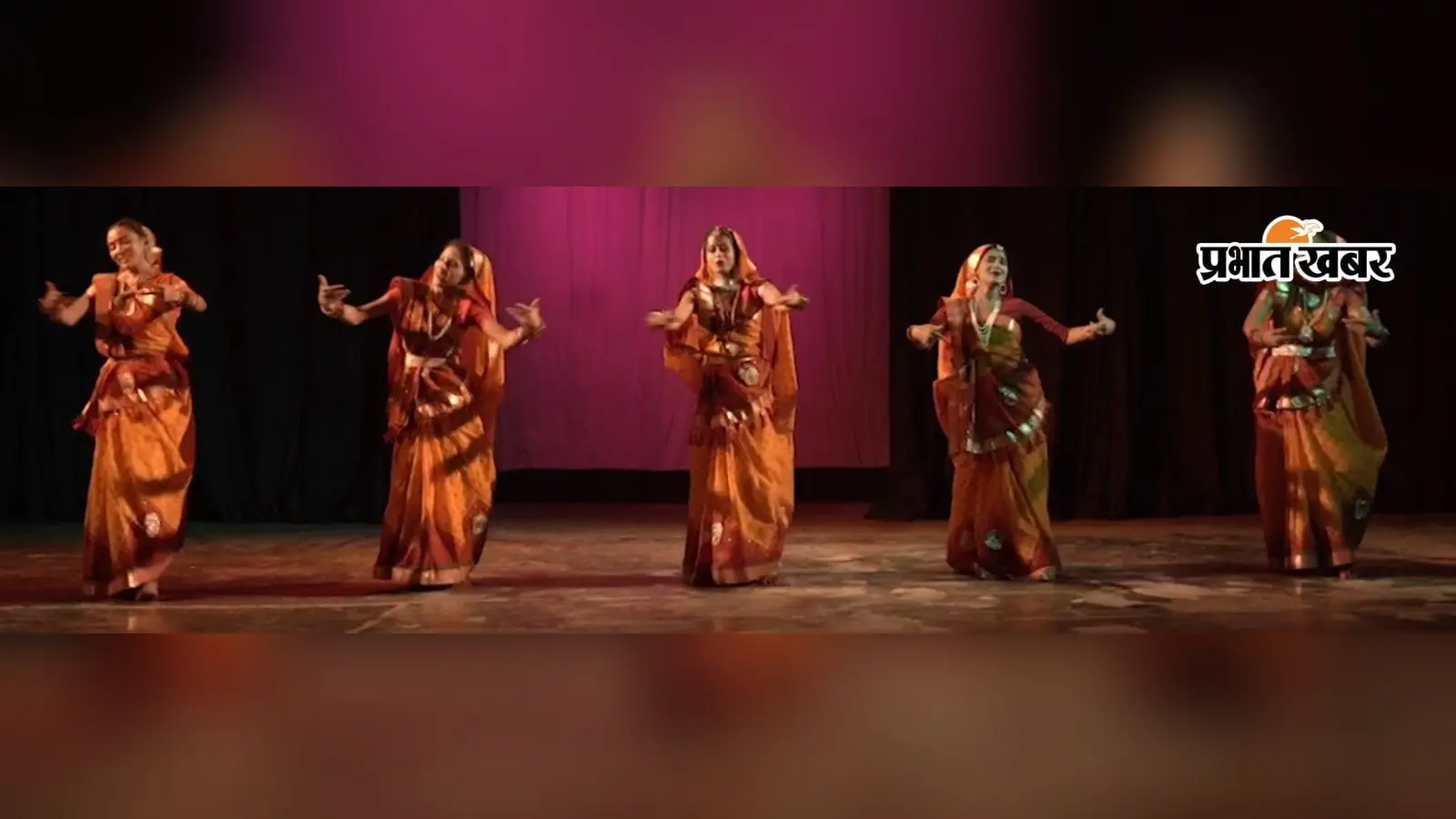 स्वतंत्रता दिवस पर सांस्कृतिक उत्सव: कलाकारों ने पारंपरिक लोक नृत्यों से बांधा समां