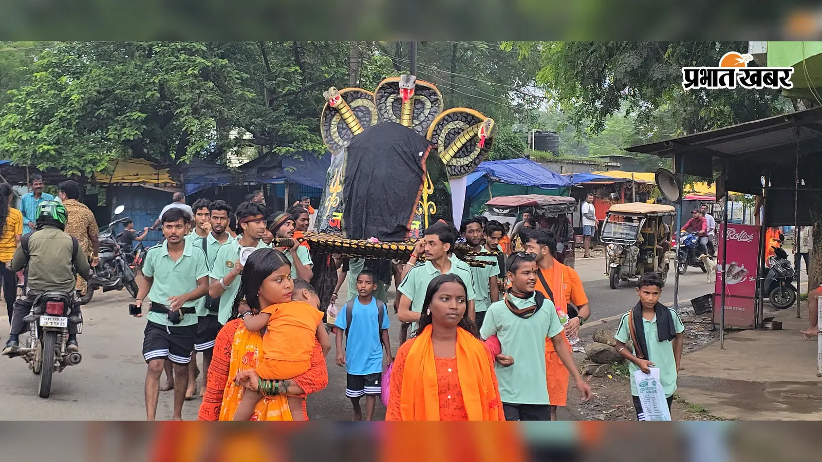 मुक्तिनाथ धाम से 'बोल बम' के जयकारों के बीच निकले हजारों कांवरिया