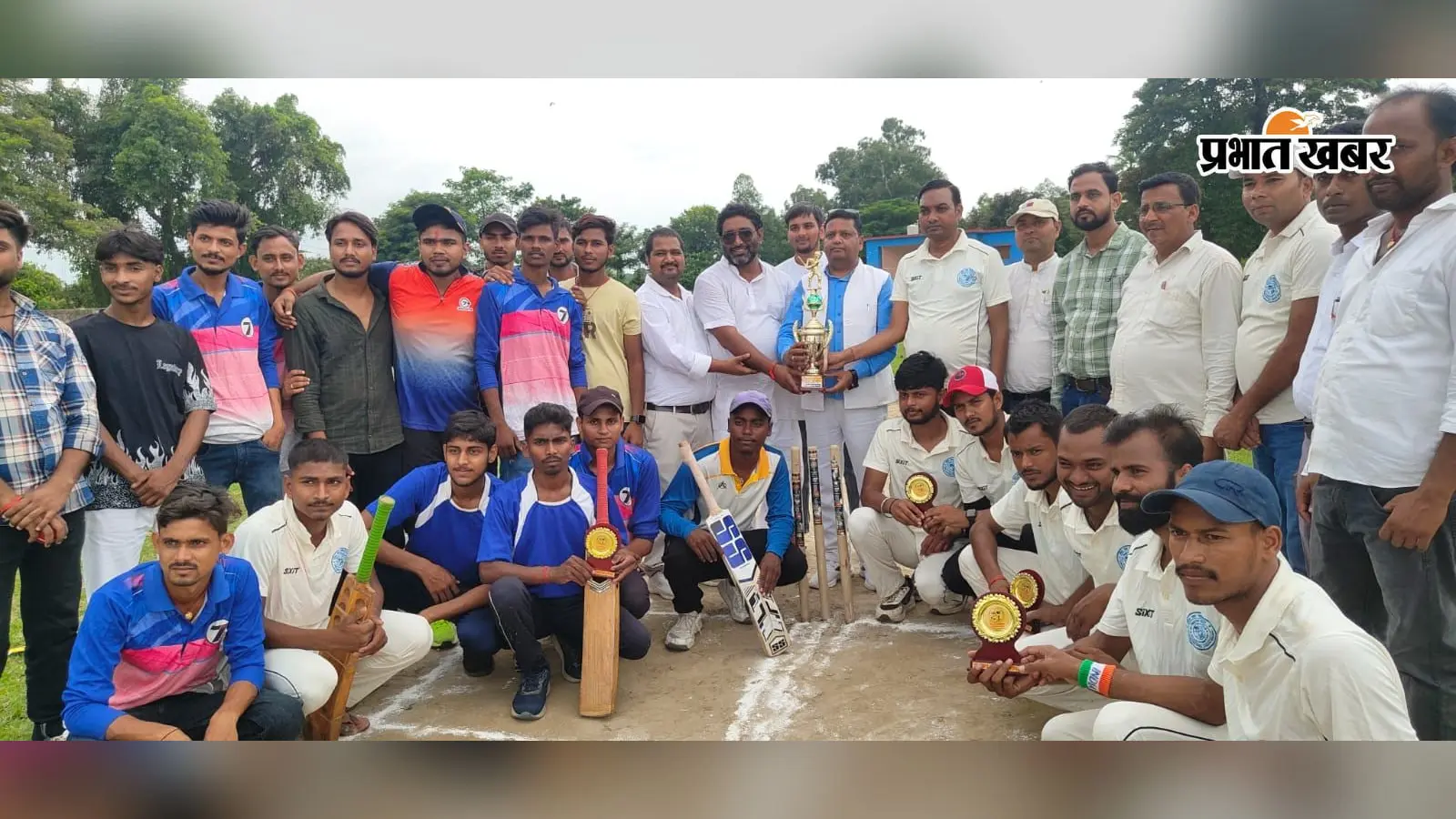 मैत्री क्रिकेट मुकाबले में शिक्षकों की टीम ने छात्रों को 60 रनों से हराया