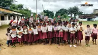 स्वतंत्रता दिवस पर मनोज कोनबेगी ने किया ध्वजारोहण, कहा- जब गांव होगा शिक्षित, तभी देश बनेगा विकसित