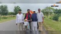 12 ज्योतिर्लिंग की यात्रा पर निकले राजकुमार चंदेल पहुंचे गांडेय, लोगों ने किया स्वागत