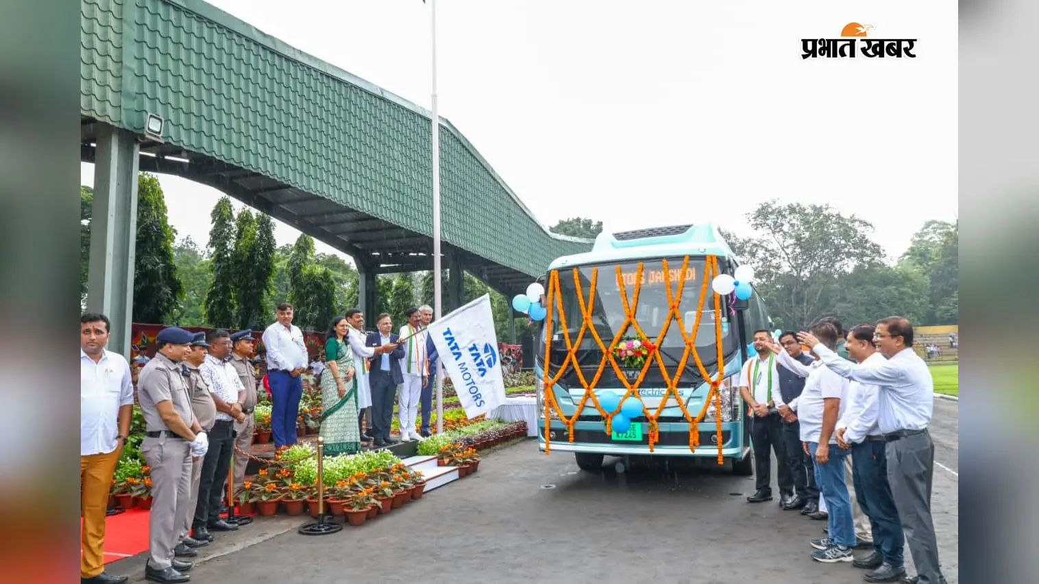 टाटा मोटर्स के कर्मचारियों का बदलेगा सफर, यहां जानें क्या है कंपनी की नई व्यवस्था