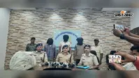 बाइक पर 11 किलो गांजा लेकर शहर में एंट्री करने वाले थे तस्कर, तभी...