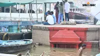 काशी में उफान पर गंगा, बढ़ते जलस्तर के कारण नौका संचालन पर तत्काल रोक