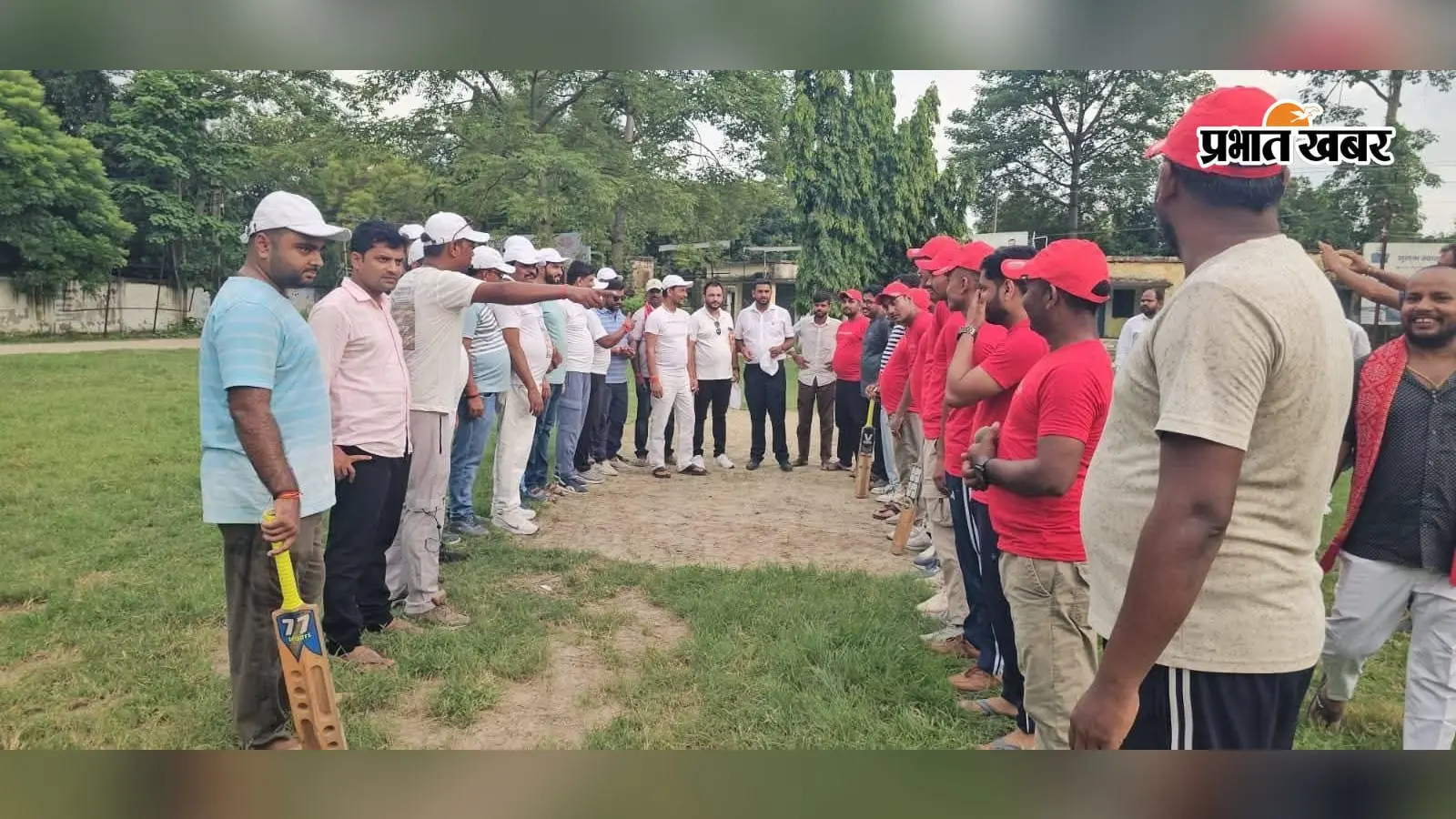 Ramnagar: स्वतंत्रता दिवस पर मैदान में भिड़े अधिकारी और जनप्रतिनिधि, पत्रकारों की टीम को 35 रन से दी मात