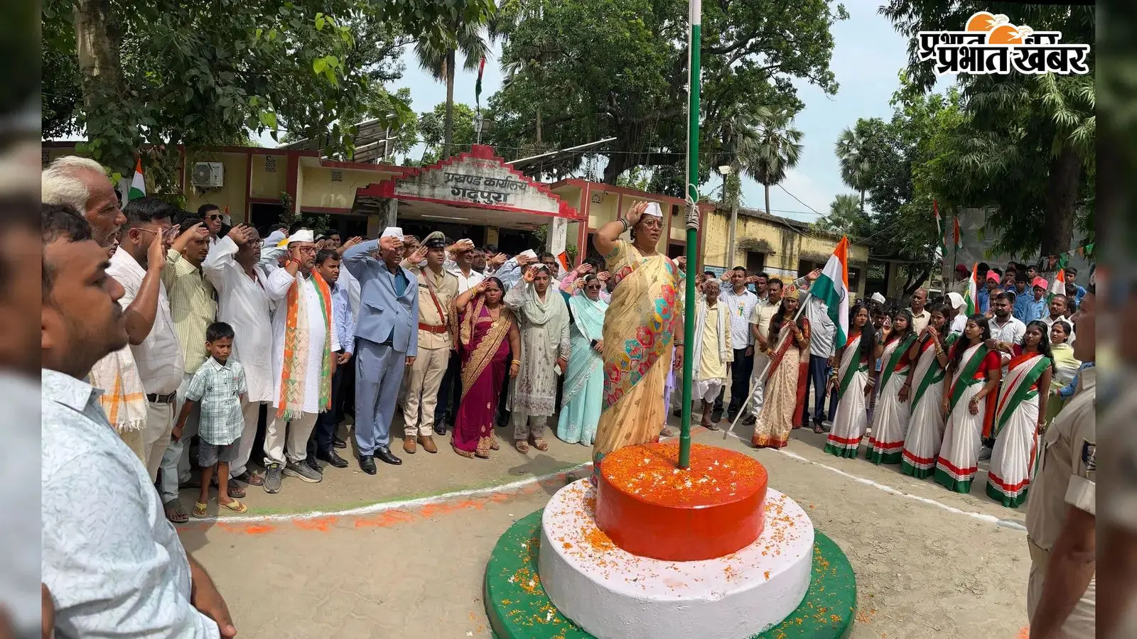 गढ़पुरा में 80वां स्वतंत्रता दिवस हर्षोल्लास के साथ मनाया गया, छात्र-छात्राओं की झांकी बनी आकर्षण का केंद्र