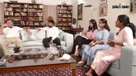 Video: प्रदर्शनकारी छात्रों से मिले राहुल गांधी, बोले- हिंसक शासन के सामने डटे युवा, लड़कियों पर गर्व