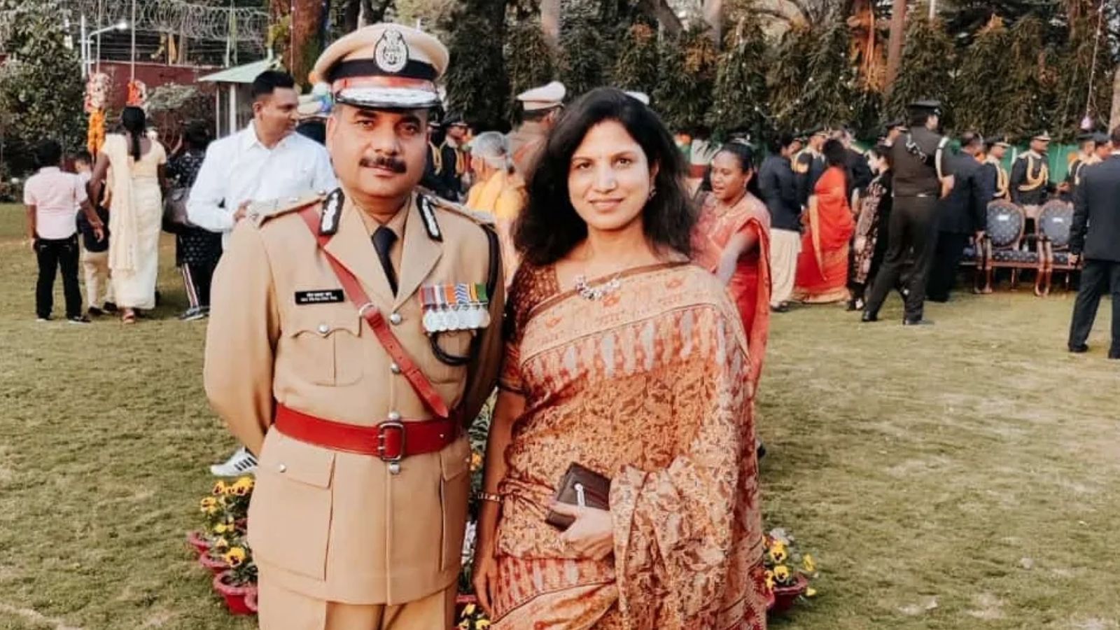 SDM क्षिप्रा पाल के पिता IPS ओमप्रकाश पाल और माता (Image Instagram)