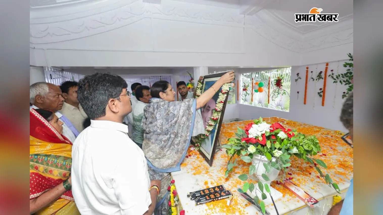 यादों में जिंदा हैं रमेश प्रसाद यादव, 28वीं पुण्यतिथि पर अन्नपूर्णा देवी ने दी श्रद्धांजलि