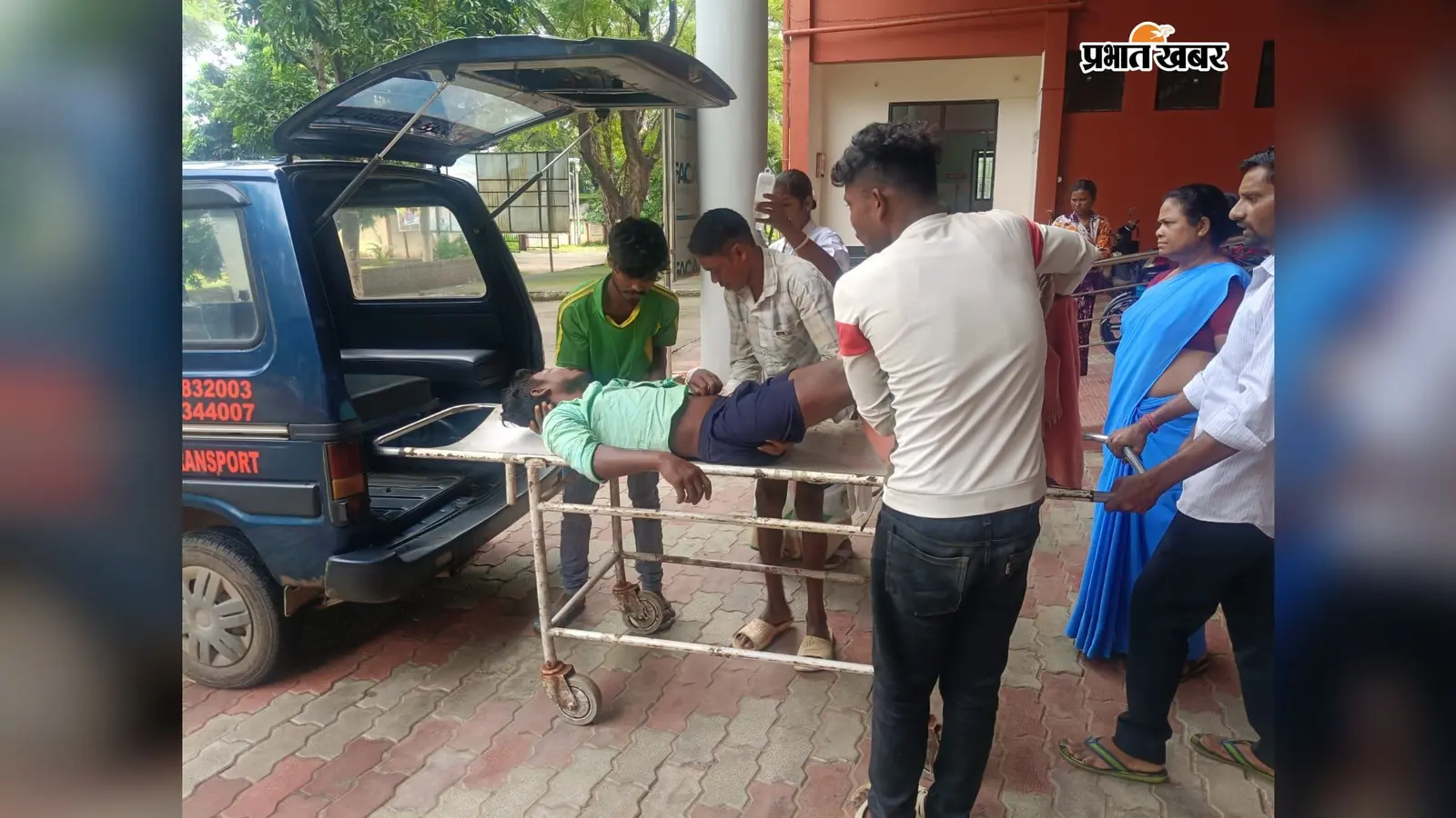 जमीन पर सोना पड़ा भारी! जहरीले सांप ने काटा, अस्पताल ले जाते समय युवक की मौत