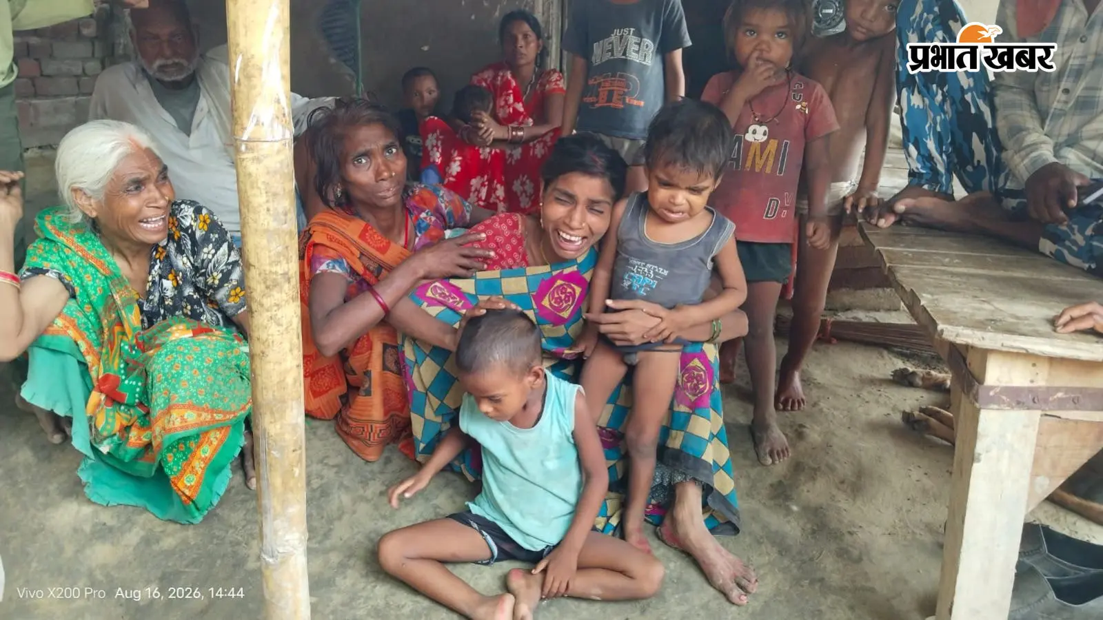 बलिया में मिठाई की दुकान पर मौत का करंट: 24 साल के युवक की गई जान, दो मासूम बच्चों के सिर से उठा पिता का साया