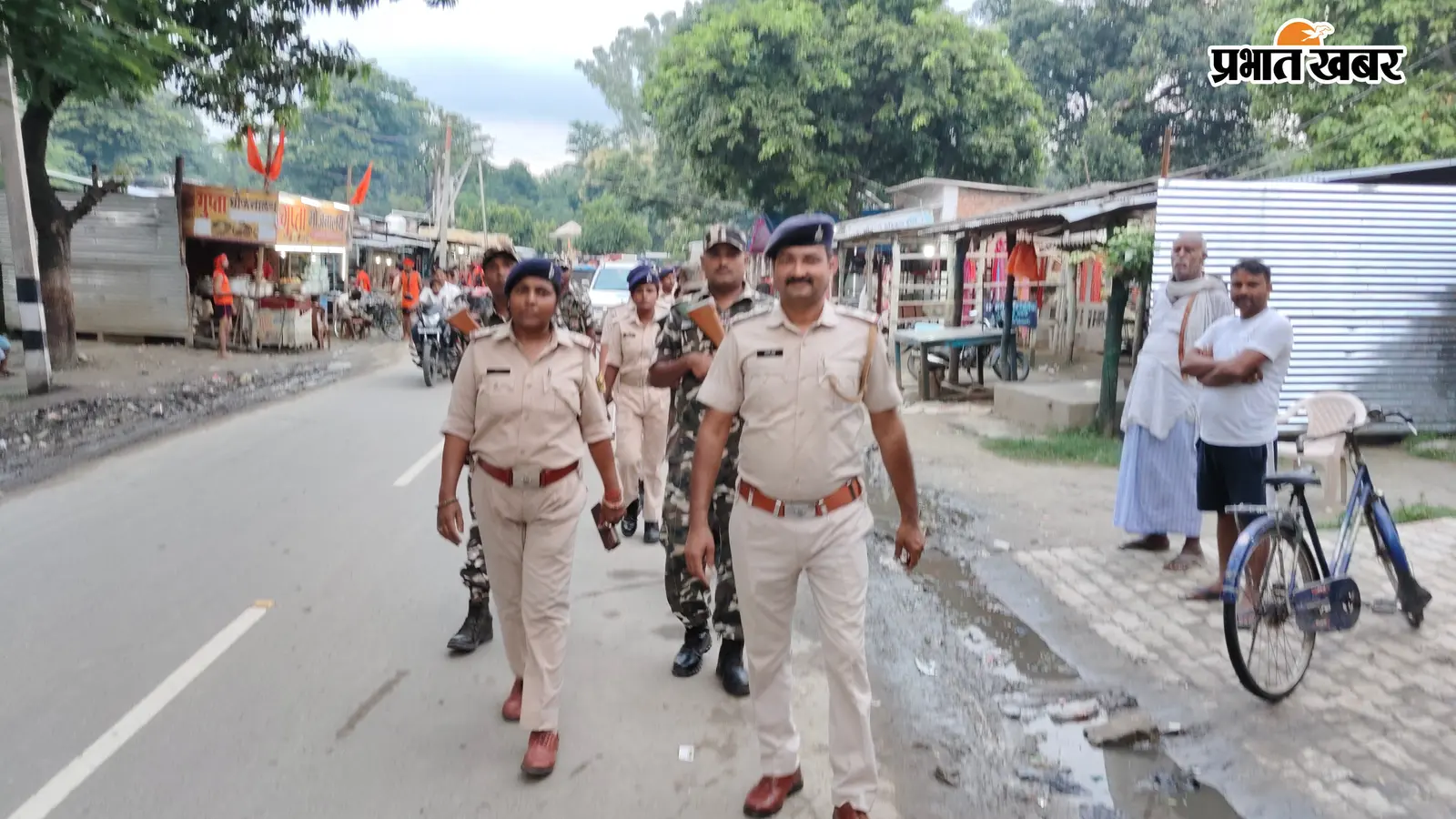 नाग पंचमी से पहले सड़कों पर उतरी पुलिस-एसएसबी, फ्लैग मार्च से उपद्रवियों को कड़ा संदेश