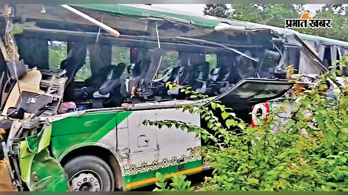 संबलपुर में सरकारी बस की ट्रक से टक्कर, दो की मौत, 13 गंभीर