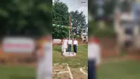 किंडर गार्टन स्कूल में शान से लहराया तिरंगा, प्रतियोगिताओं के विजेता छात्र सम्मानित
